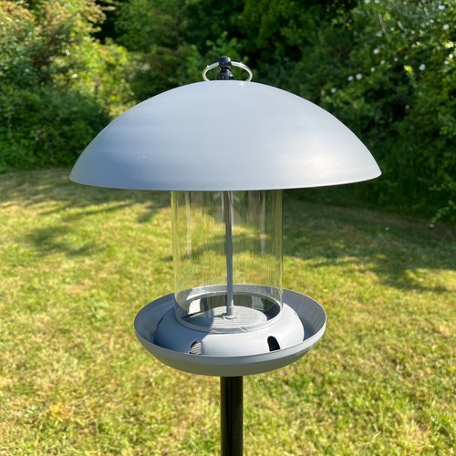 Free standing bird feeder - standing,